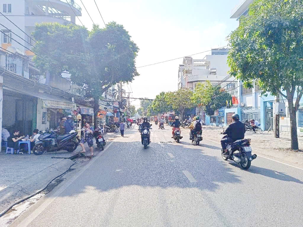 Bán nhà 2 lầu mặt tiền KD sầm uất đường Âu Dương Lân P.3 Quận 8